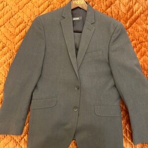 Kenneth Cole 38S/31W suit with vest Grey sharkskin